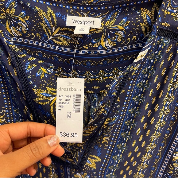 Long sleeve V-neck Blouse - Picture 3 of 6